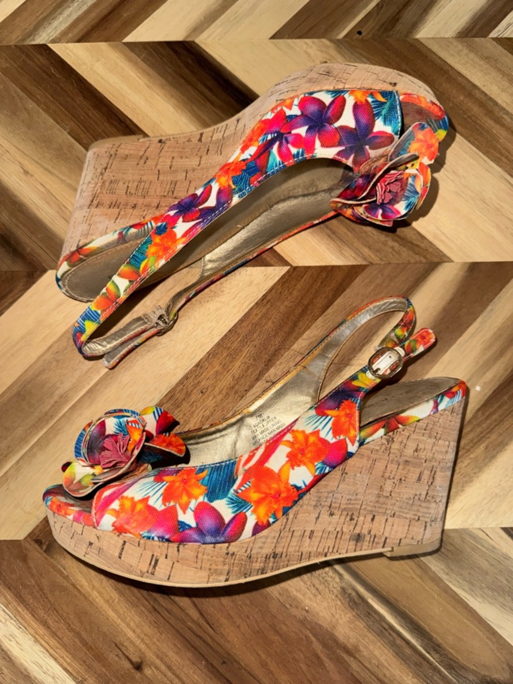 Bandolino Multicolor Floral Slingback Peep-Toe Wedge heels - Picture 2 of 2
